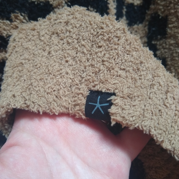 Barefoot Dreams Cozy Chic Leopard Cardigan Sweater - Picture 4 of 5